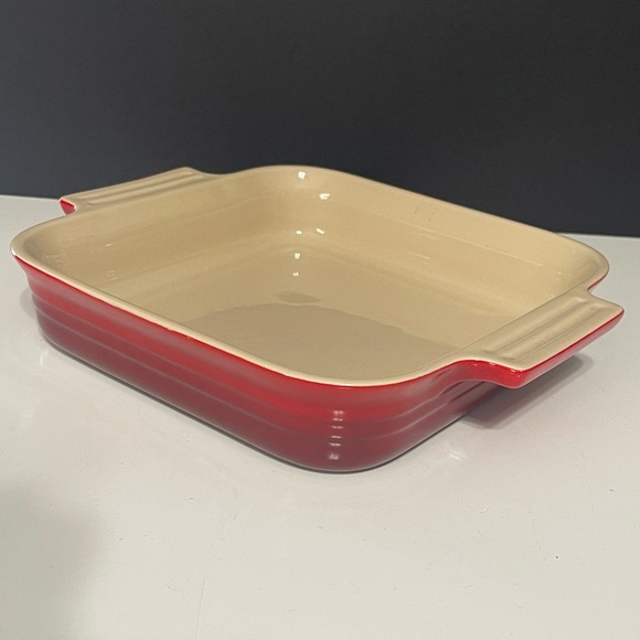 Red Le Creuset Stoneware 9”x9” Square Baking Dish - Picture 3 of 7